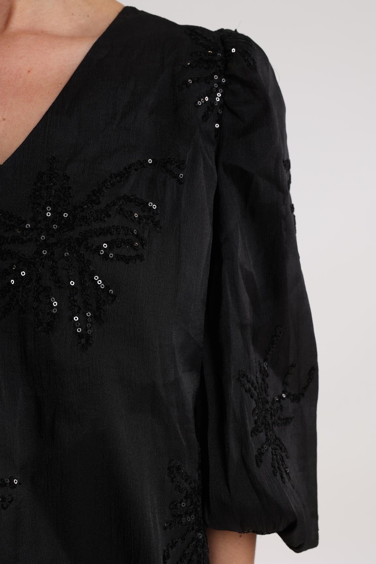 Blouse Delilah V Embroidery Zwart