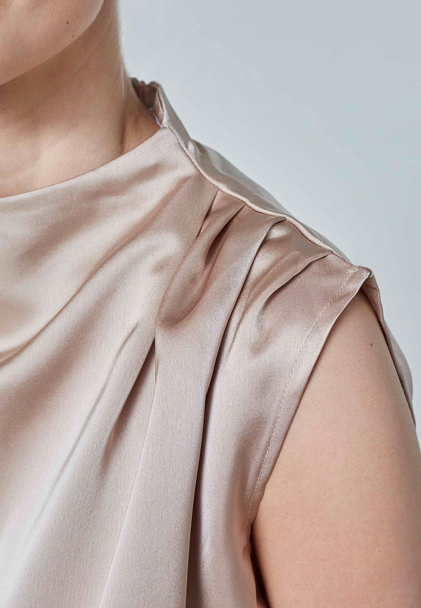 Jumpsuit Guto Satijnlook Champagne