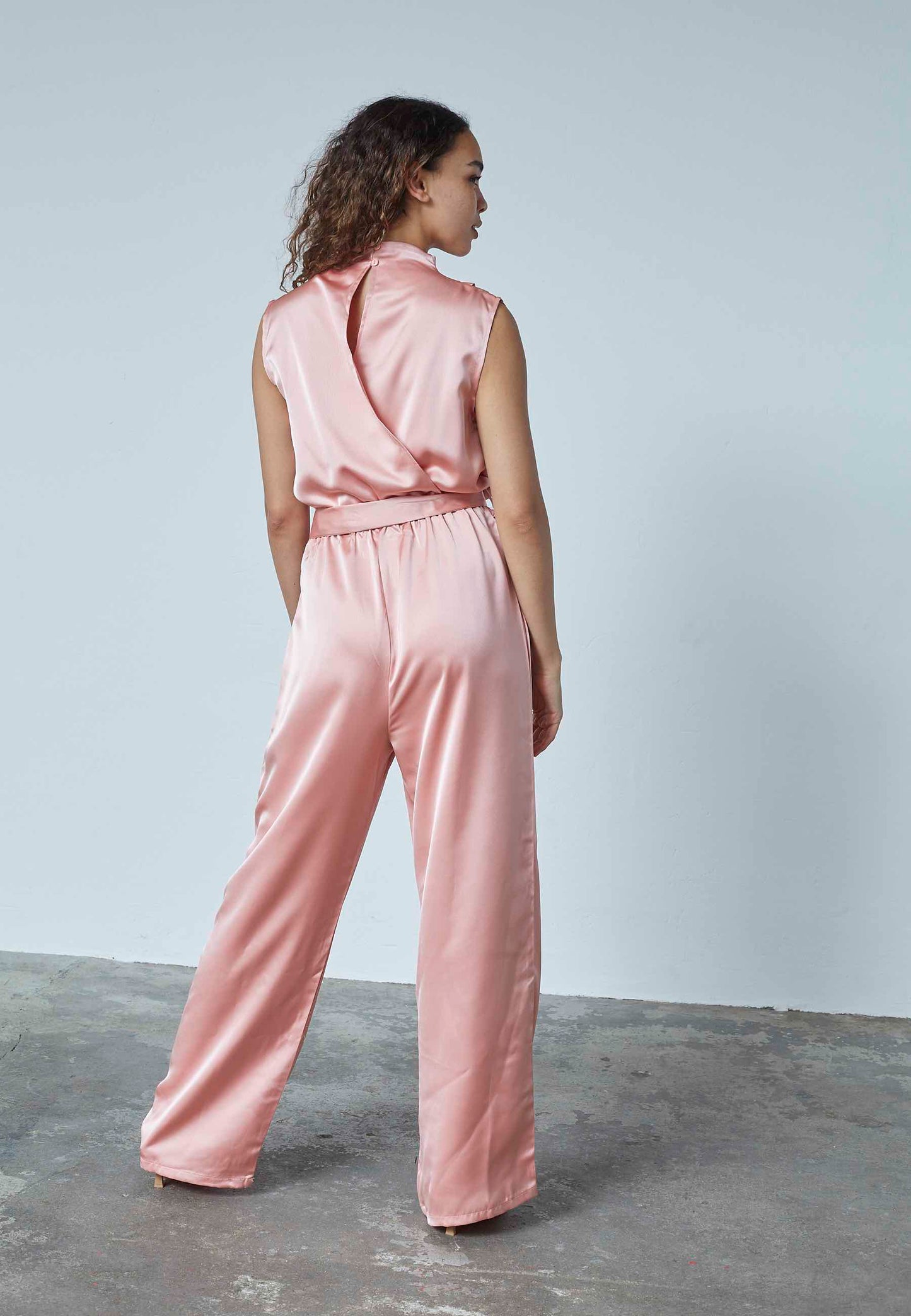 Jumpsuit Guto Satijnlook Koraal