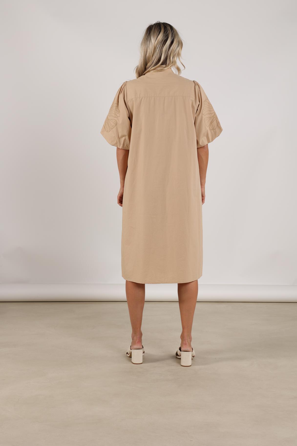 JurkMaykePofmouwBloemCamel__5