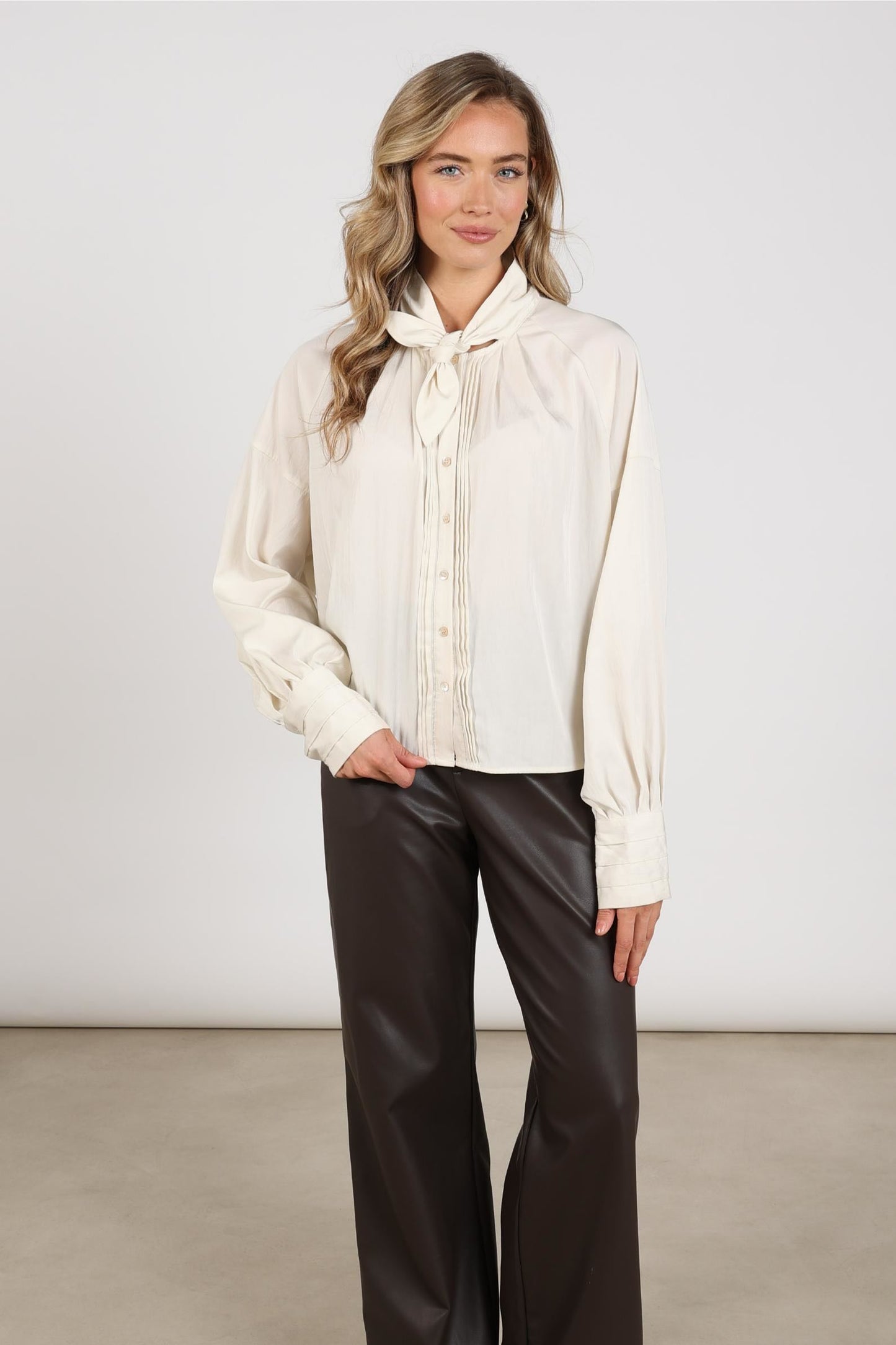 BlouseAlexandraStrikHalsOffWhite__2