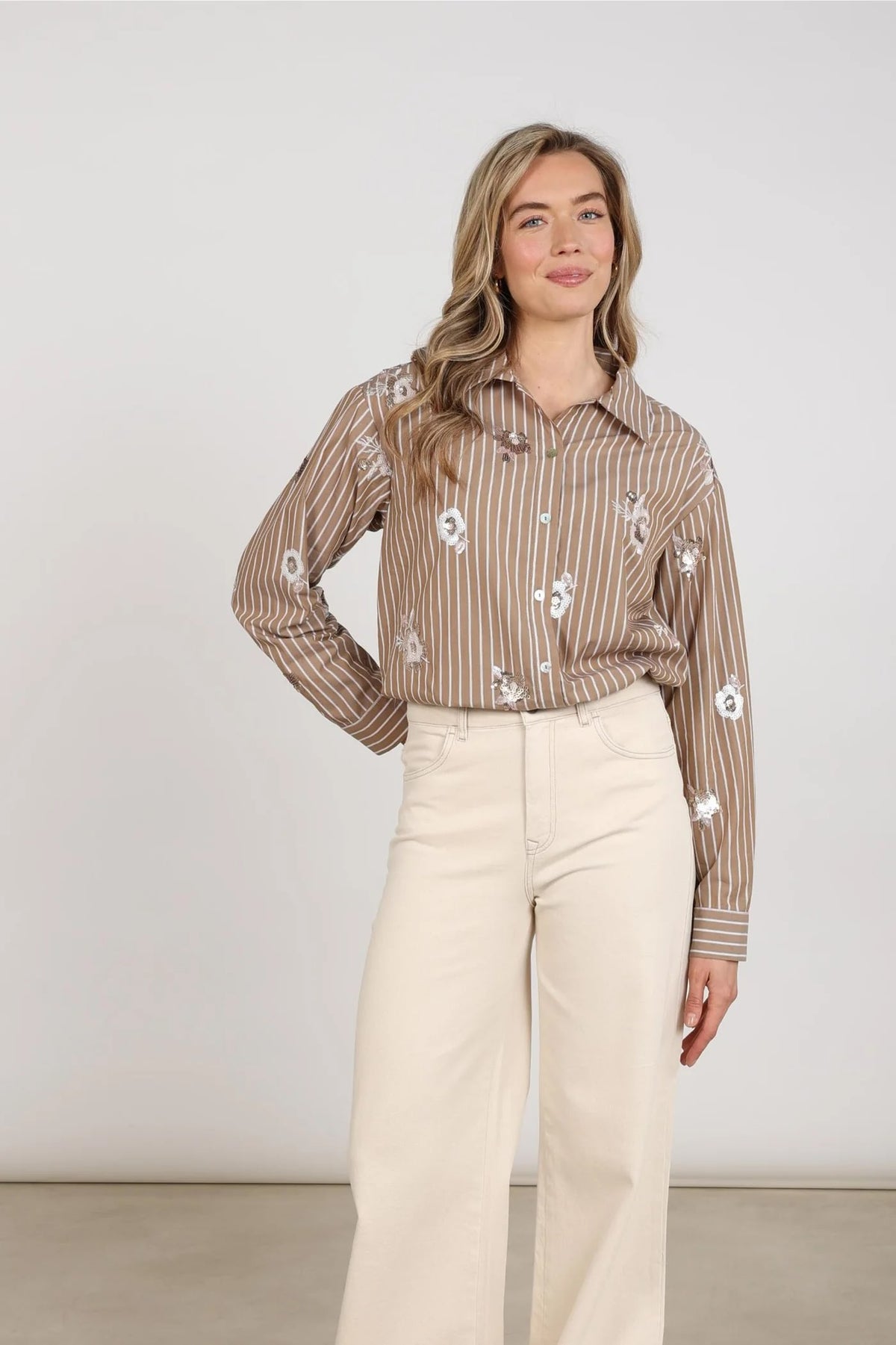 BlouseNewportBloemEnStreepTaupe__2