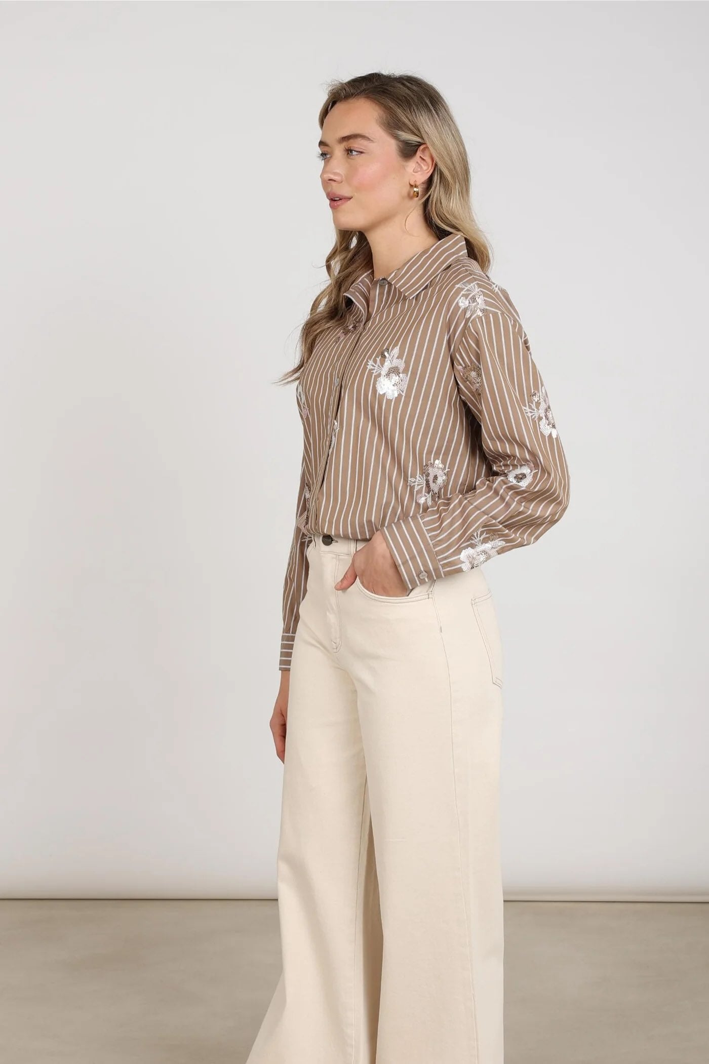 BlouseNewportBloemEnStreepTaupe__4