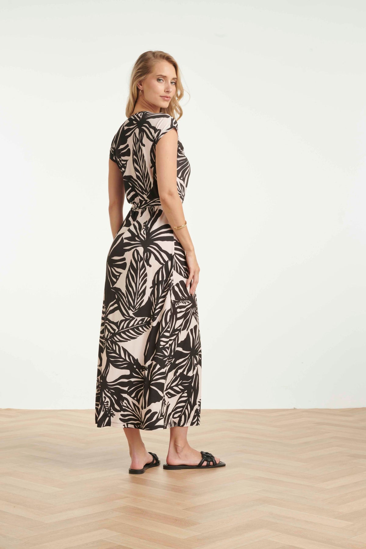 JurkBloemenPrintSSOffWhite_Black__3