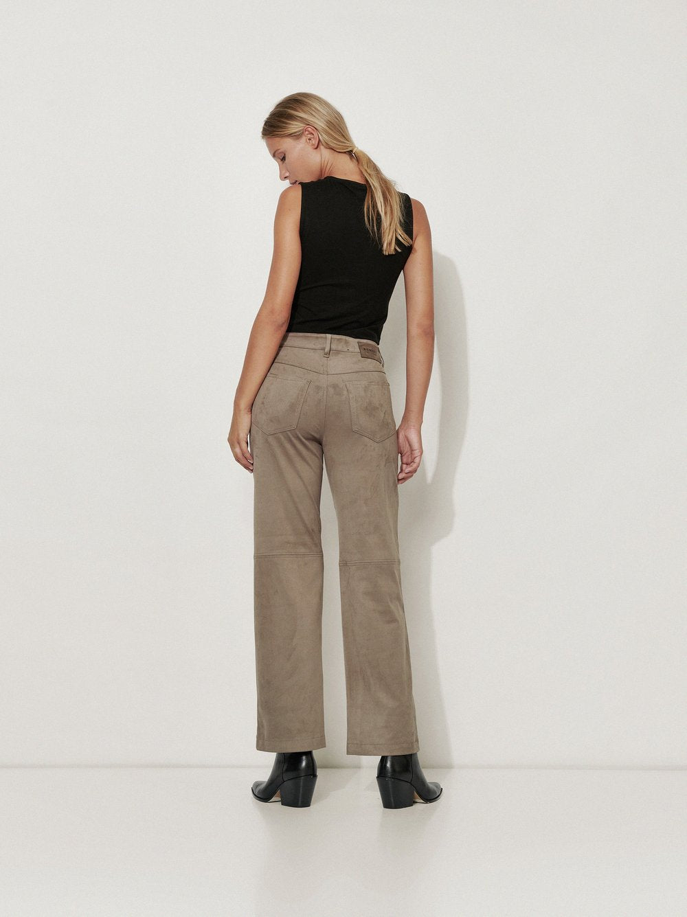 Audrey Straight Pocket Taupe