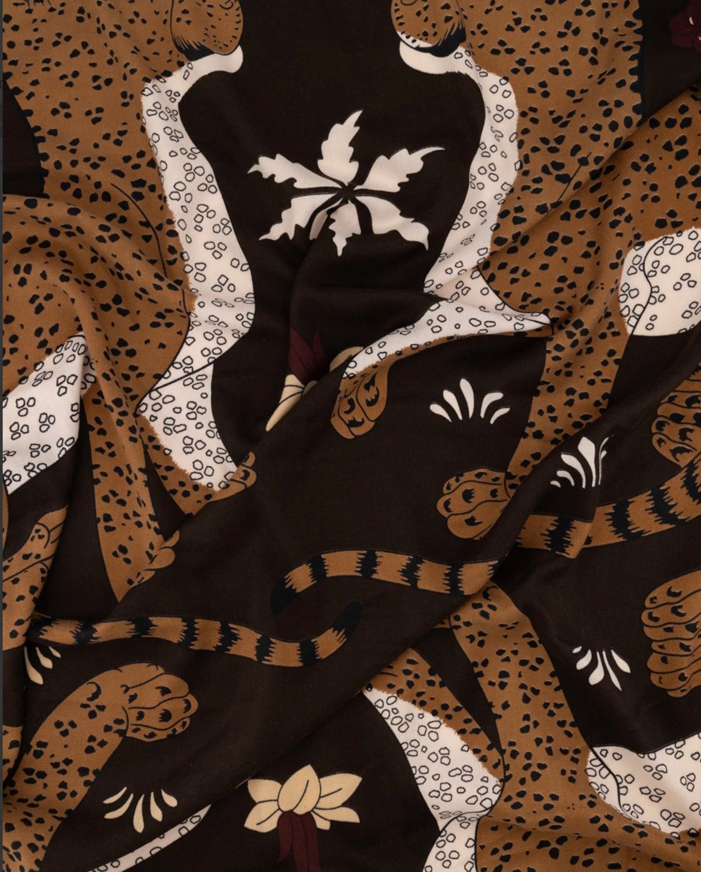 ShawlSanaaLargeDonkerbruin_Paard__2