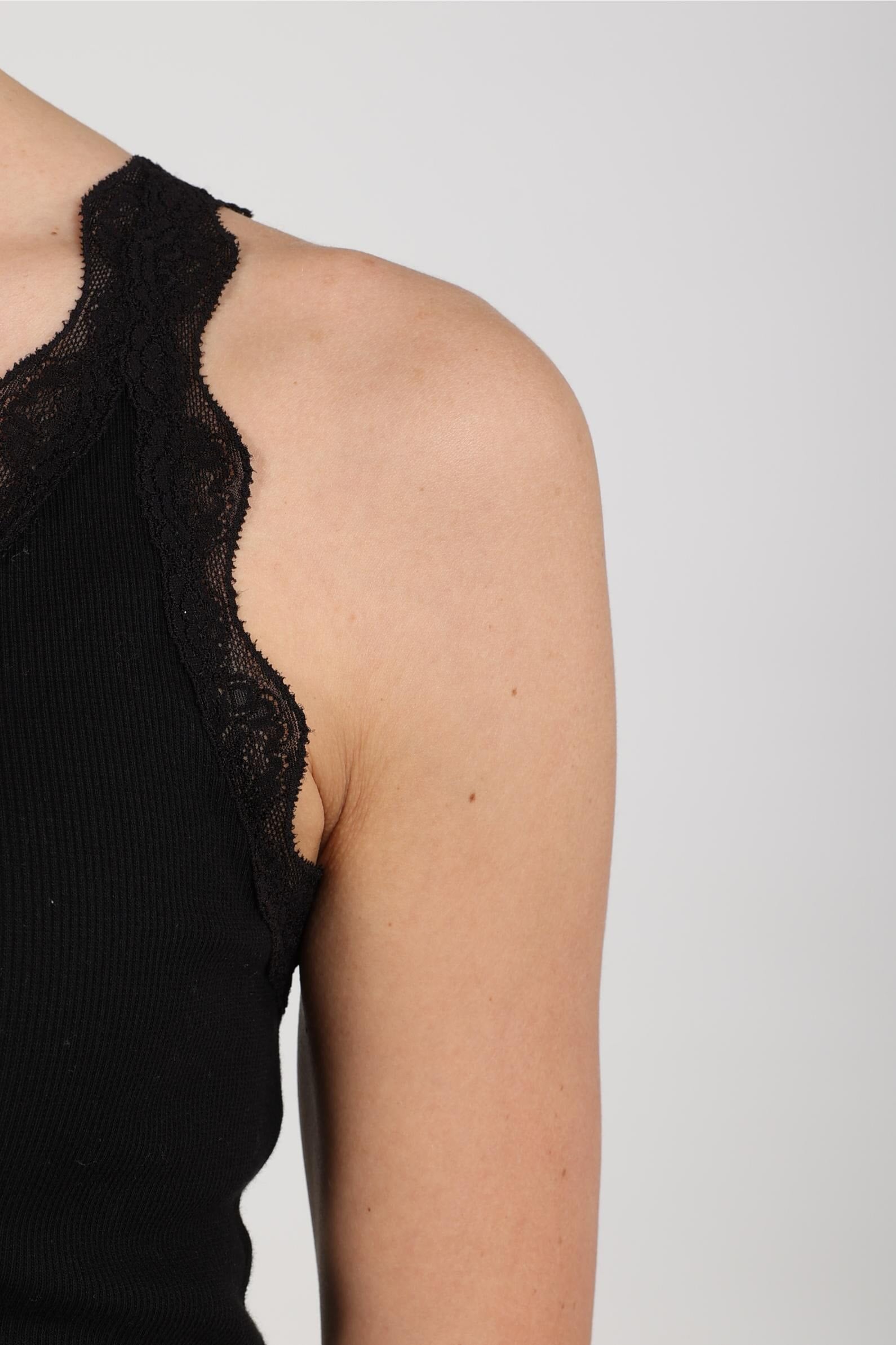 SingletMaddieKantDetailZwart__3