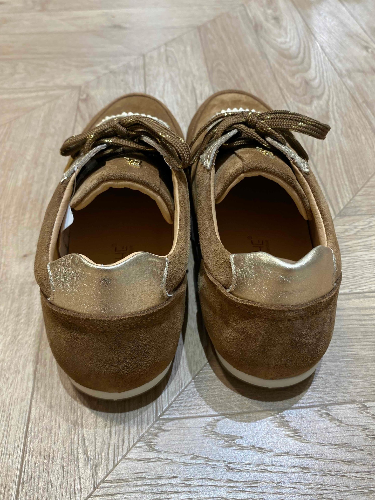 SneakerSheSugaro_Gold__4