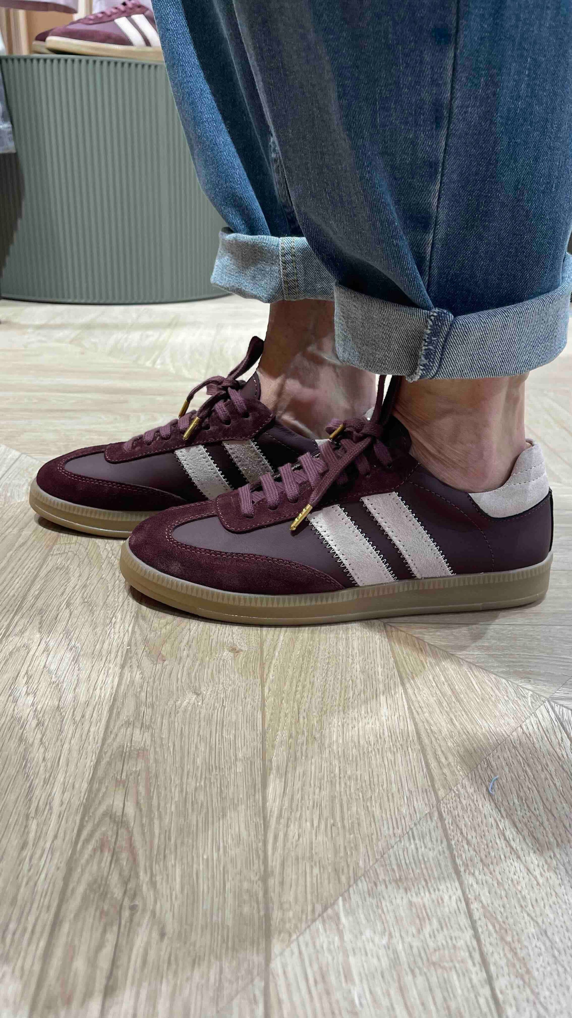 SneakerYoyoBurgundy_Nude__1
