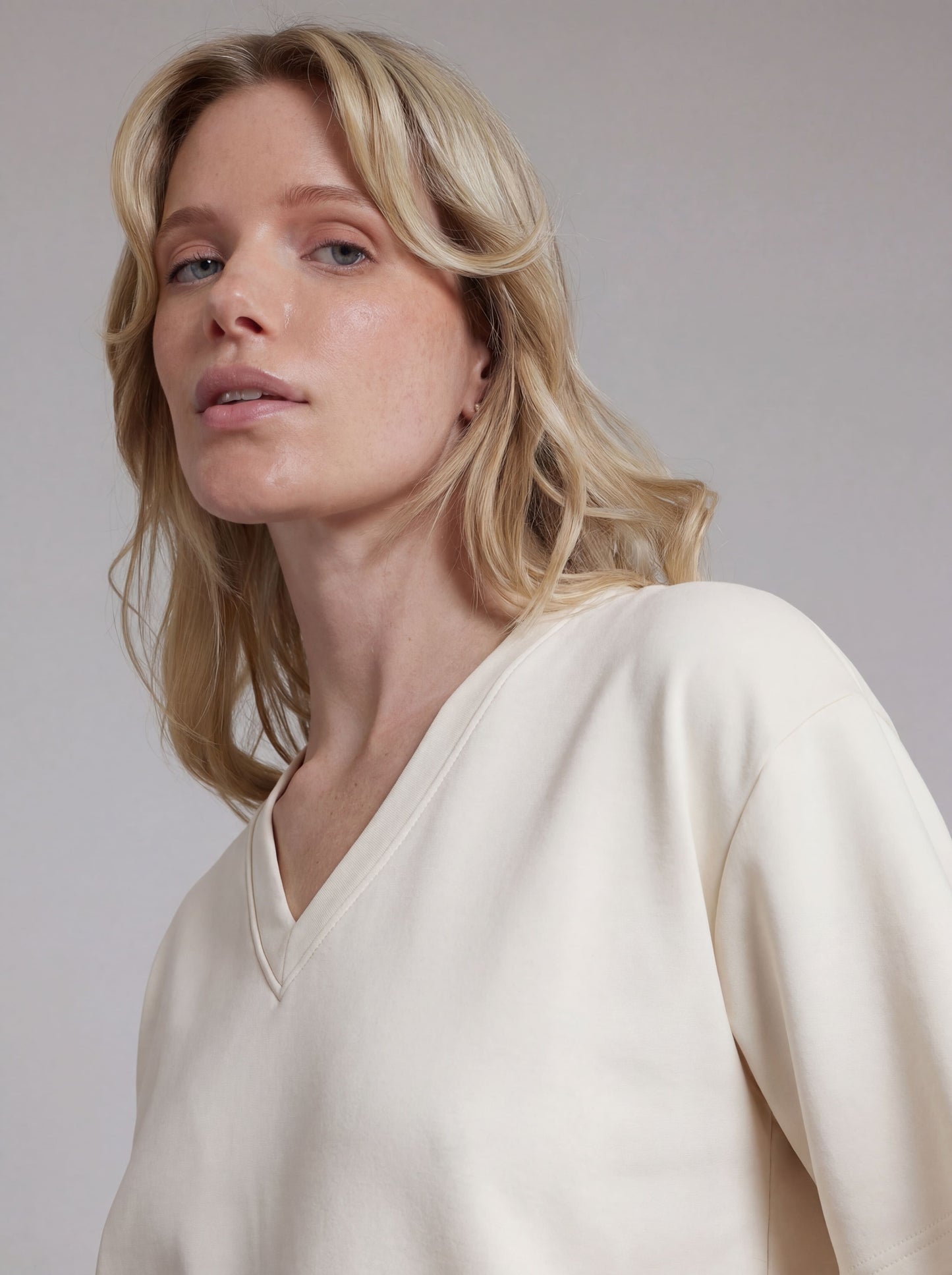 T-ShirtAerisV-HalsOffWhite__2