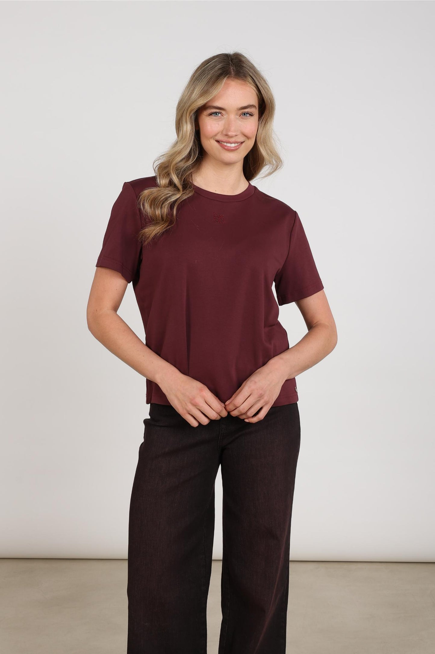 T-shirtLunaLogoBorduurselCherry__2