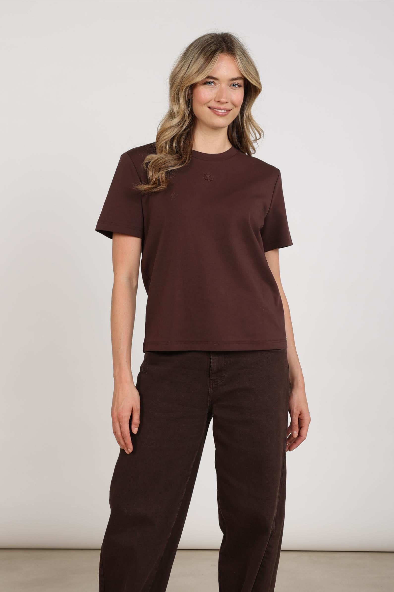 T-shirtLunaLogoBorduurselChocolate__2