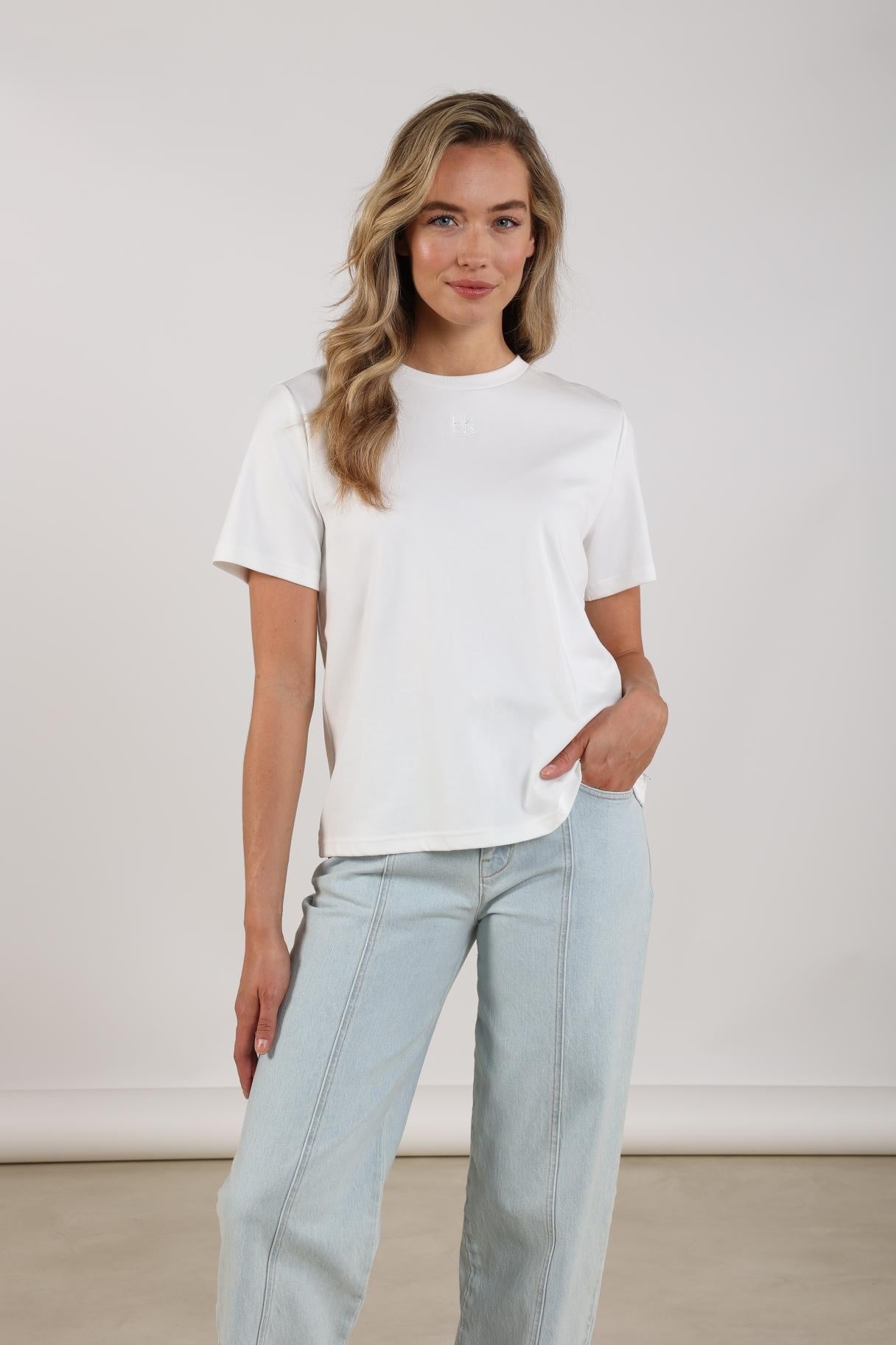 T-shirtLunaLogoBorduurselOffWhite__2