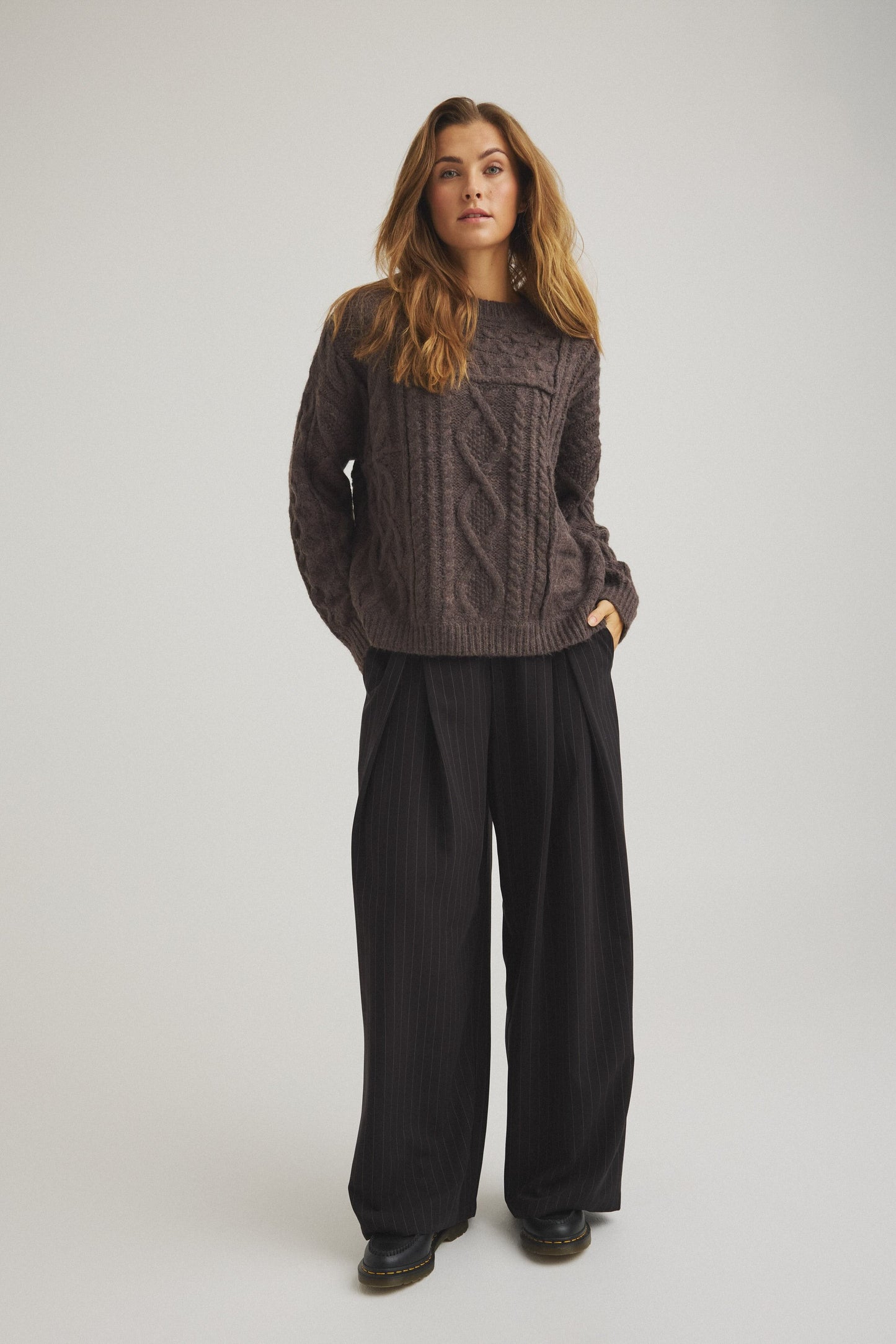 TruiJelonaKnitKabelDonkerbruin__2