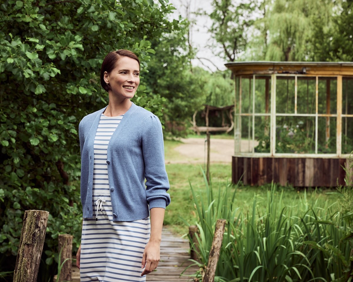 VestKort3knopenV-neckJeansblauw__2