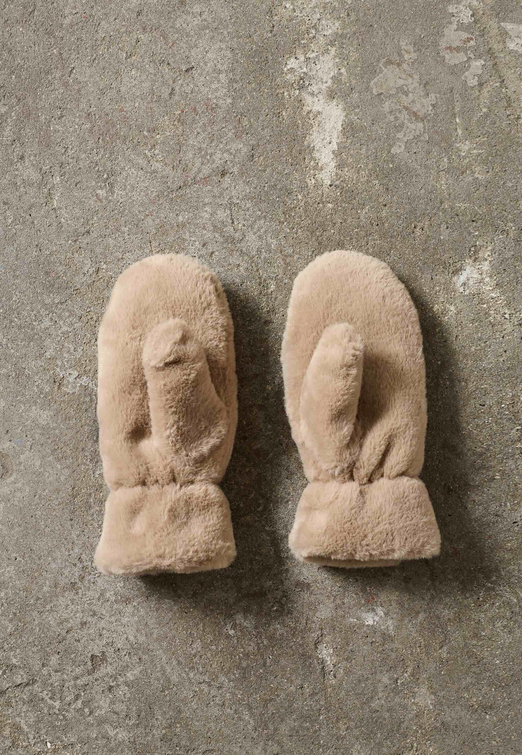 WantGloveBontZand__4